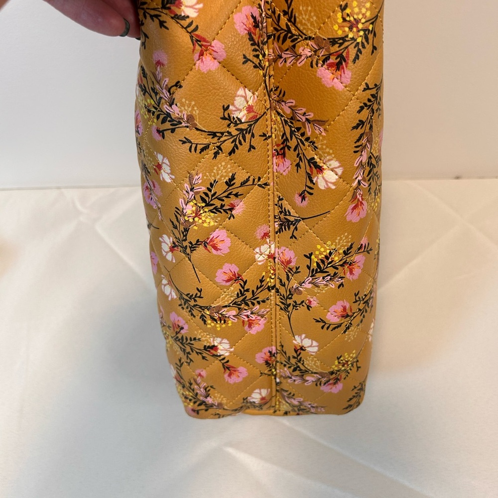 Steve Madden Floral Travel Bag Purse Double Zipper Side Handle Yellow 9'' x 10'' - Picture 12 of 12